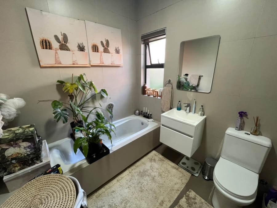 4 Bedroom Property for Sale in Kyalami Ridge Gauteng