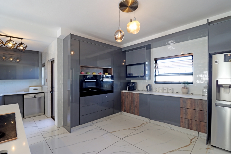 4 Bedroom Property for Sale in Kyalami Hills Gauteng