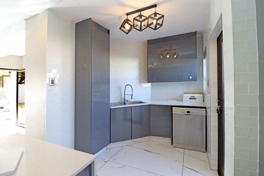 4 Bedroom Property for Sale in Kyalami Hills Gauteng