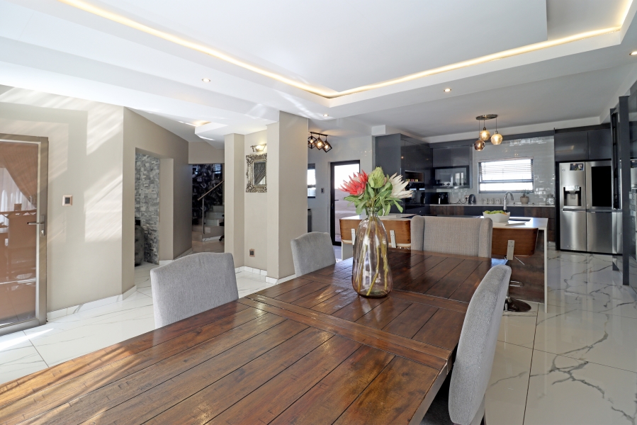 4 Bedroom Property for Sale in Kyalami Hills Gauteng