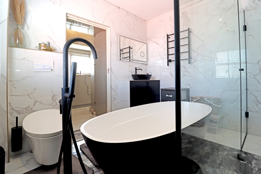 4 Bedroom Property for Sale in Kyalami Hills Gauteng