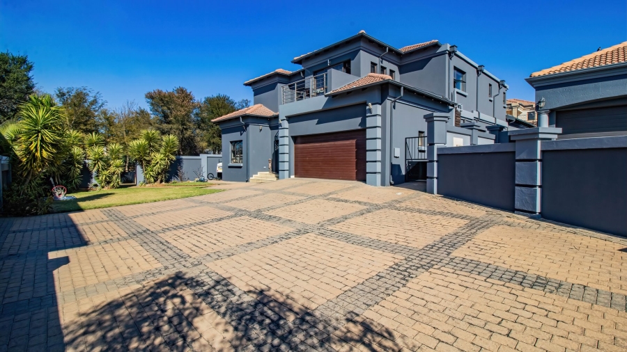 To Let 4 Bedroom Property for Rent in Aspen Hills Gauteng