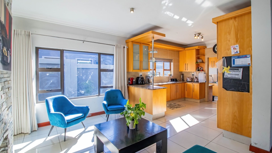 To Let 4 Bedroom Property for Rent in Aspen Hills Gauteng