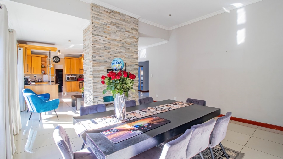 To Let 4 Bedroom Property for Rent in Aspen Hills Gauteng