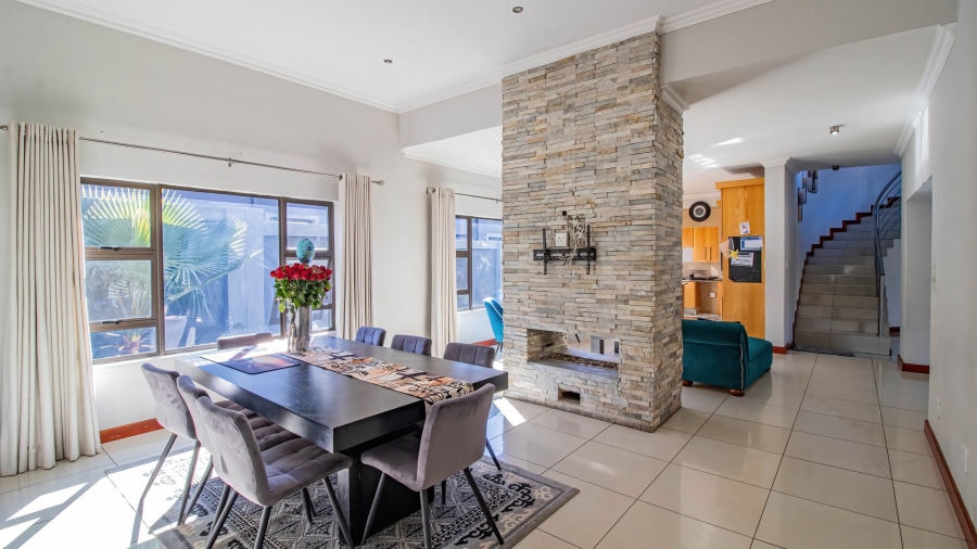 To Let 4 Bedroom Property for Rent in Aspen Hills Gauteng