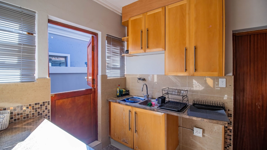 To Let 4 Bedroom Property for Rent in Aspen Hills Gauteng