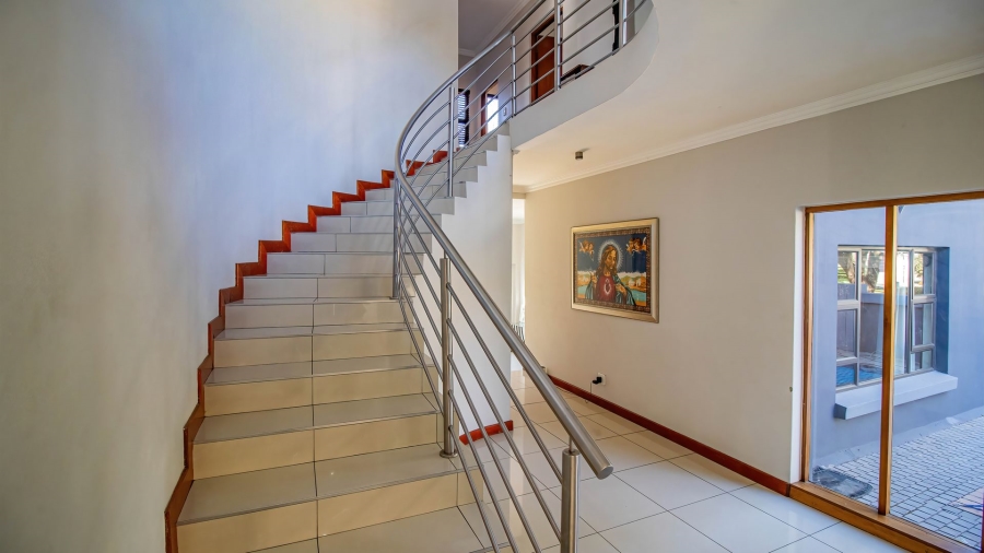 To Let 4 Bedroom Property for Rent in Aspen Hills Gauteng