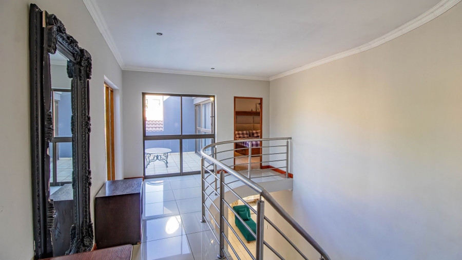 To Let 4 Bedroom Property for Rent in Aspen Hills Gauteng