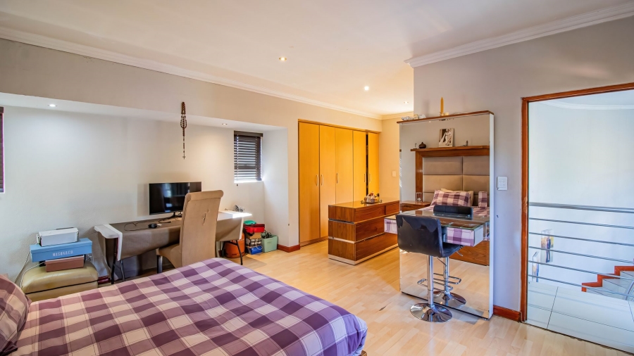 To Let 4 Bedroom Property for Rent in Aspen Hills Gauteng
