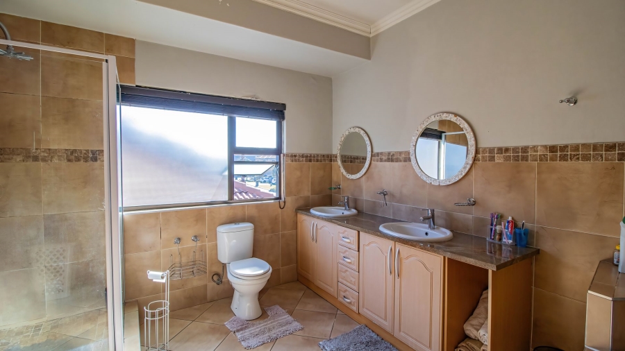 To Let 4 Bedroom Property for Rent in Aspen Hills Gauteng