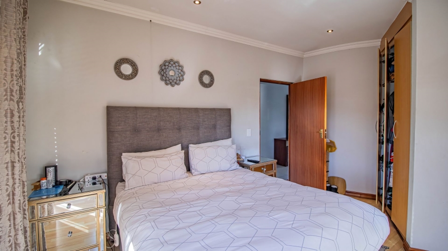To Let 4 Bedroom Property for Rent in Aspen Hills Gauteng