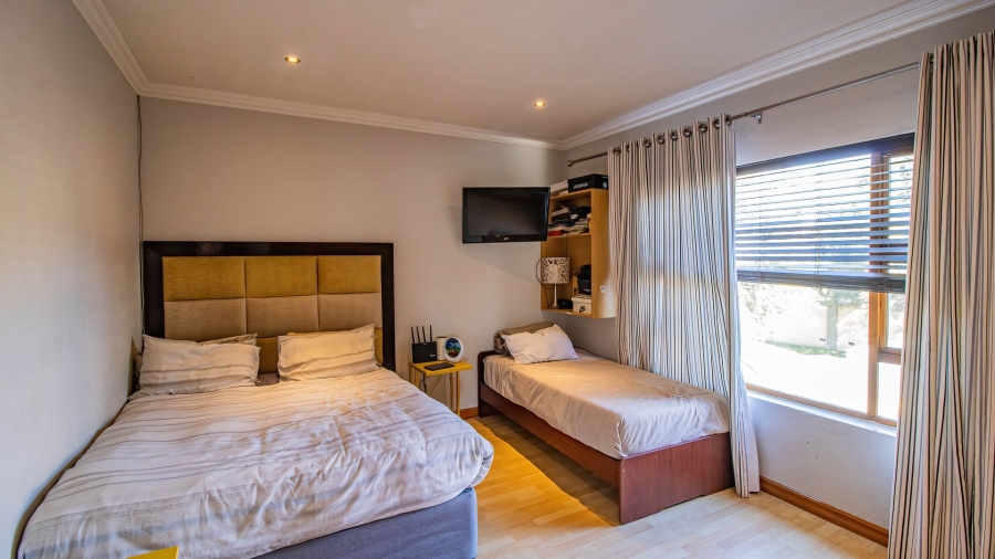 To Let 4 Bedroom Property for Rent in Aspen Hills Gauteng
