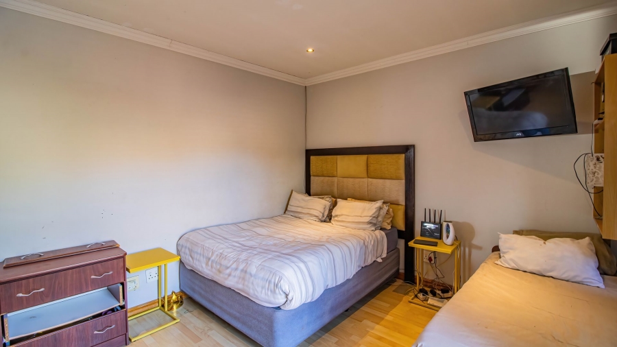 To Let 4 Bedroom Property for Rent in Aspen Hills Gauteng