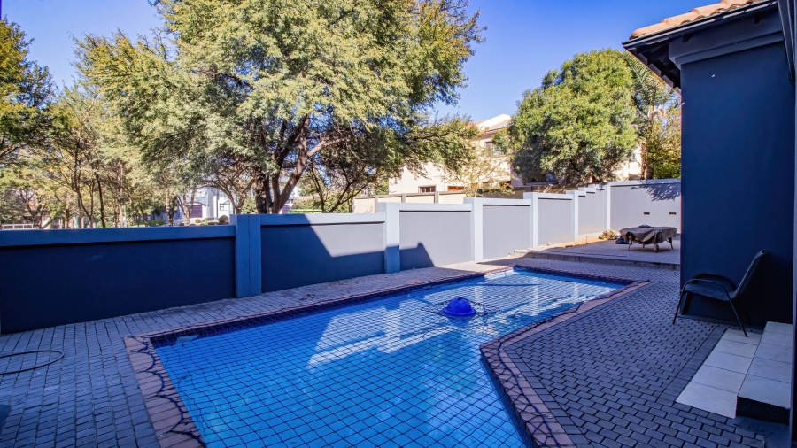 To Let 4 Bedroom Property for Rent in Aspen Hills Gauteng