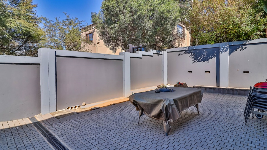 To Let 4 Bedroom Property for Rent in Aspen Hills Gauteng