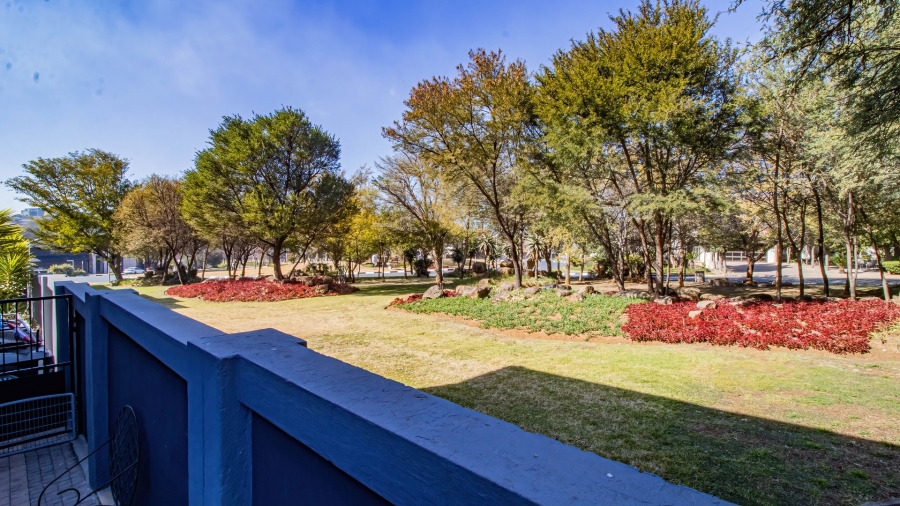 To Let 4 Bedroom Property for Rent in Aspen Hills Gauteng