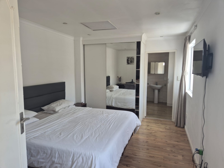 To Let 1 Bedroom Property for Rent in Parktown North Gauteng