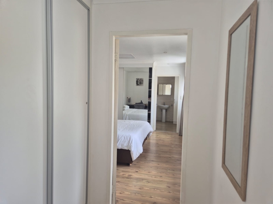 To Let 1 Bedroom Property for Rent in Parktown North Gauteng