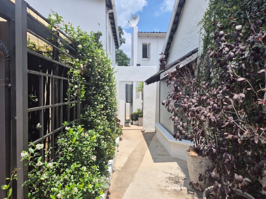 To Let 1 Bedroom Property for Rent in Parktown North Gauteng