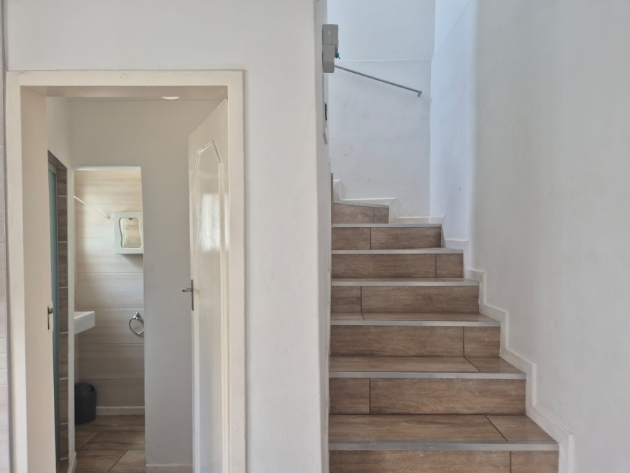 To Let 1 Bedroom Property for Rent in Parktown North Gauteng