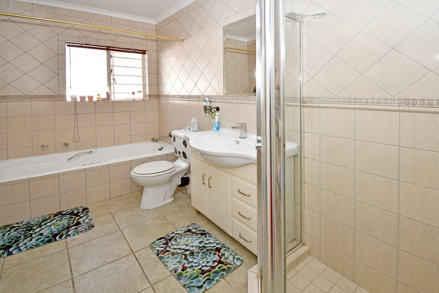 3 Bedroom Property for Sale in Edenburg Gauteng