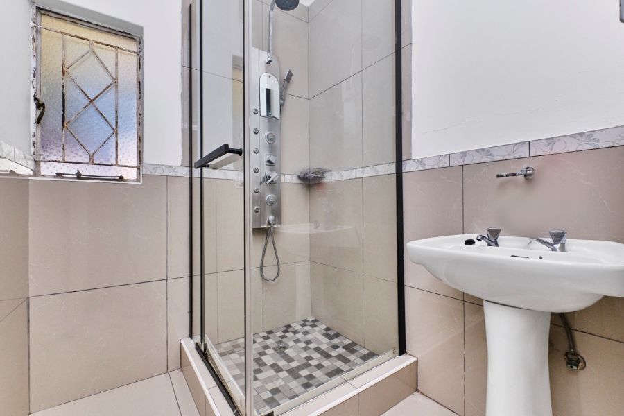 4 Bedroom Property for Sale in Gallo Manor Gauteng