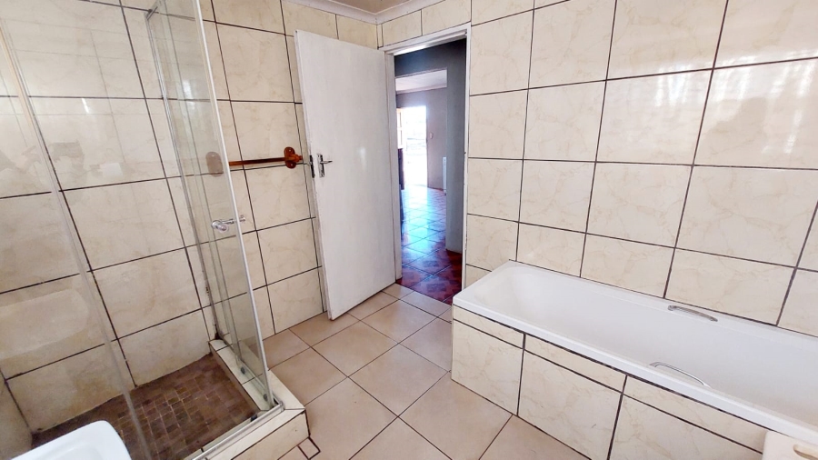 2 Bedroom Property for Sale in Tenacre A H Gauteng