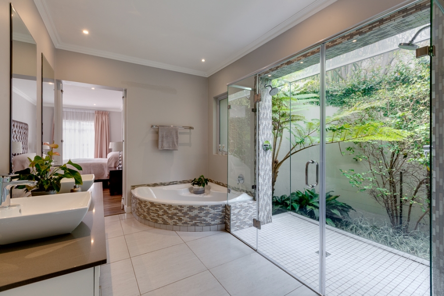 5 Bedroom Property for Sale in Bryanston Gauteng