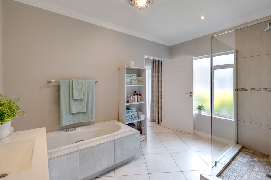 5 Bedroom Property for Sale in Bryanston Gauteng