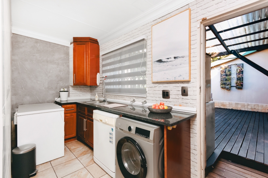 4 Bedroom Property for Sale in Weltevreden Park Gauteng