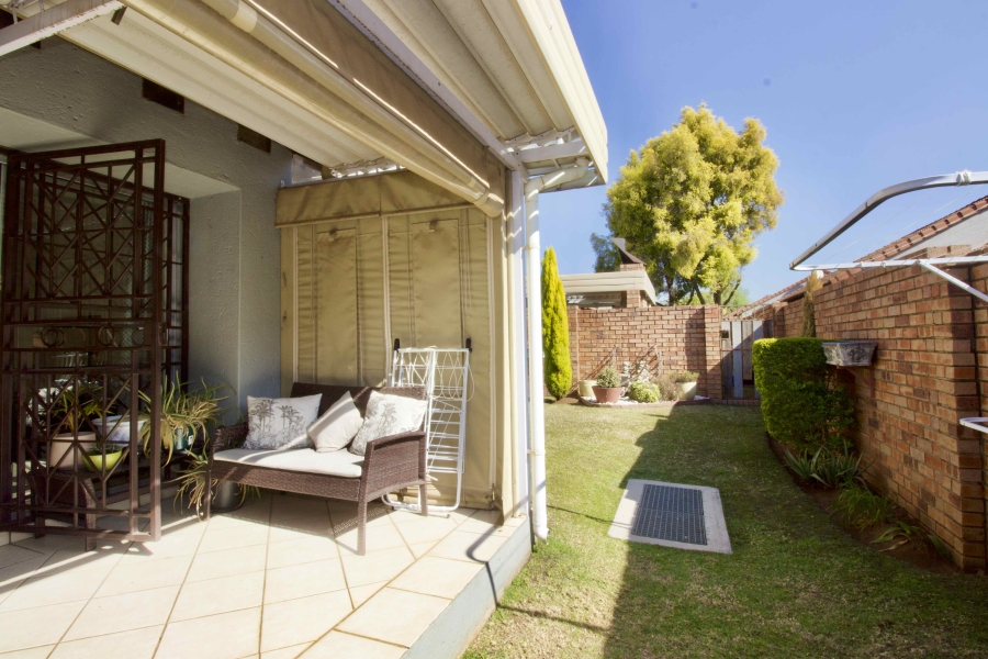 2 Bedroom Property for Sale in Monavoni Gauteng