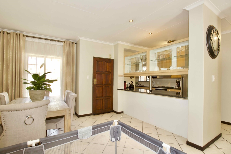 2 Bedroom Property for Sale in Monavoni Gauteng
