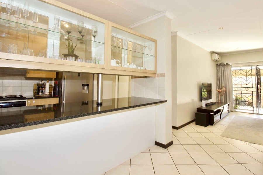 2 Bedroom Property for Sale in Monavoni Gauteng