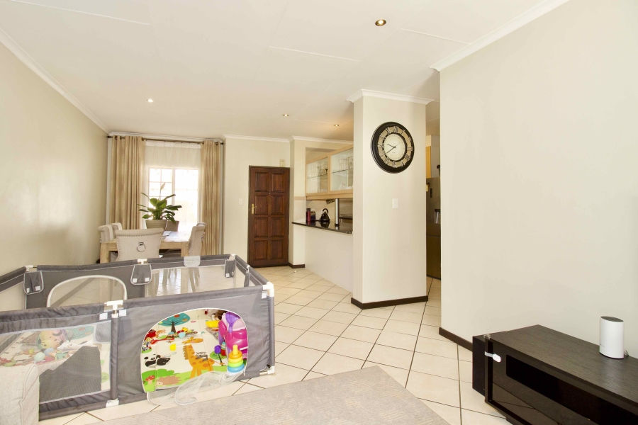 2 Bedroom Property for Sale in Monavoni Gauteng