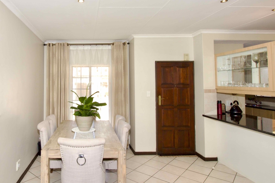 2 Bedroom Property for Sale in Monavoni Gauteng