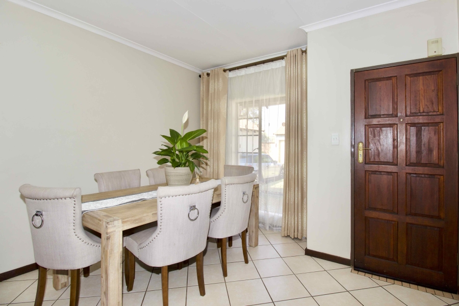 2 Bedroom Property for Sale in Monavoni Gauteng