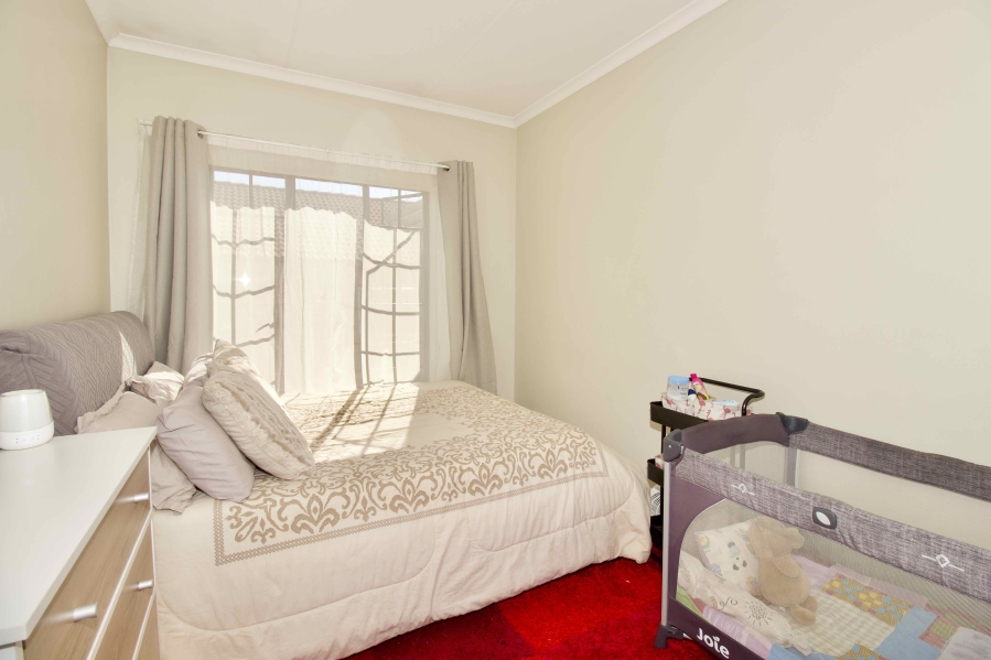 2 Bedroom Property for Sale in Monavoni Gauteng