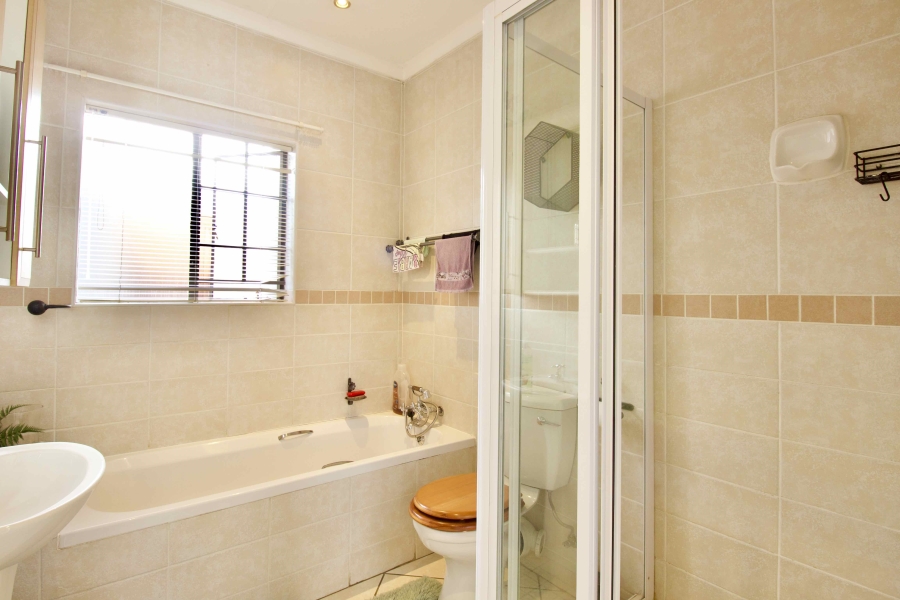 2 Bedroom Property for Sale in Monavoni Gauteng