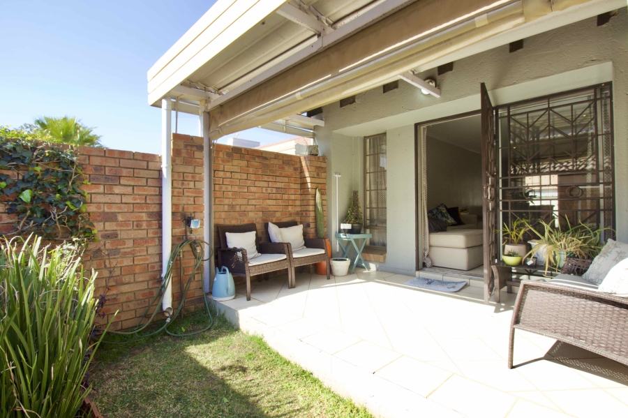 2 Bedroom Property for Sale in Monavoni Gauteng