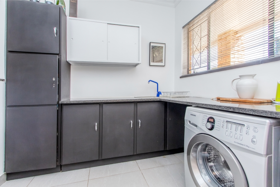 1 Bedroom Property for Sale in Northcliff Gauteng