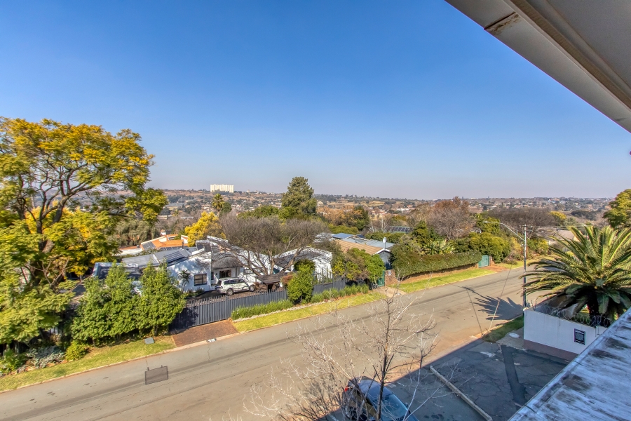 1 Bedroom Property for Sale in Northcliff Gauteng