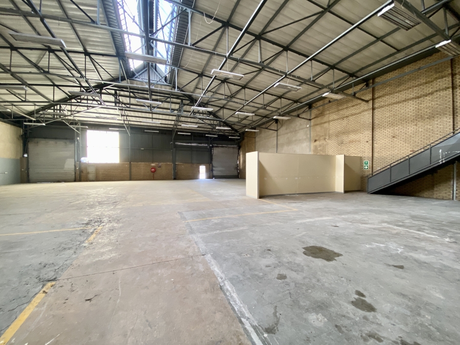 To Let Commercial Property for Rent in Randjespark Gauteng