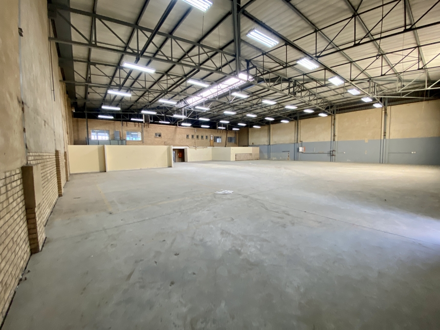 To Let Commercial Property for Rent in Randjespark Gauteng