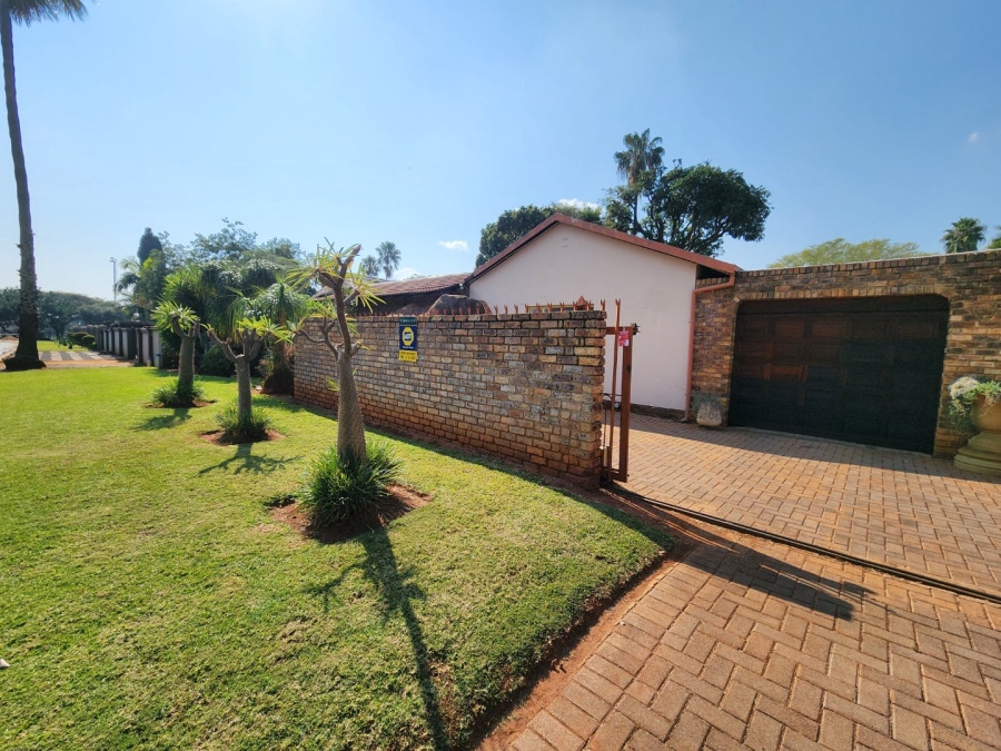 3 Bedroom Property for Sale in Theresa Park Gauteng