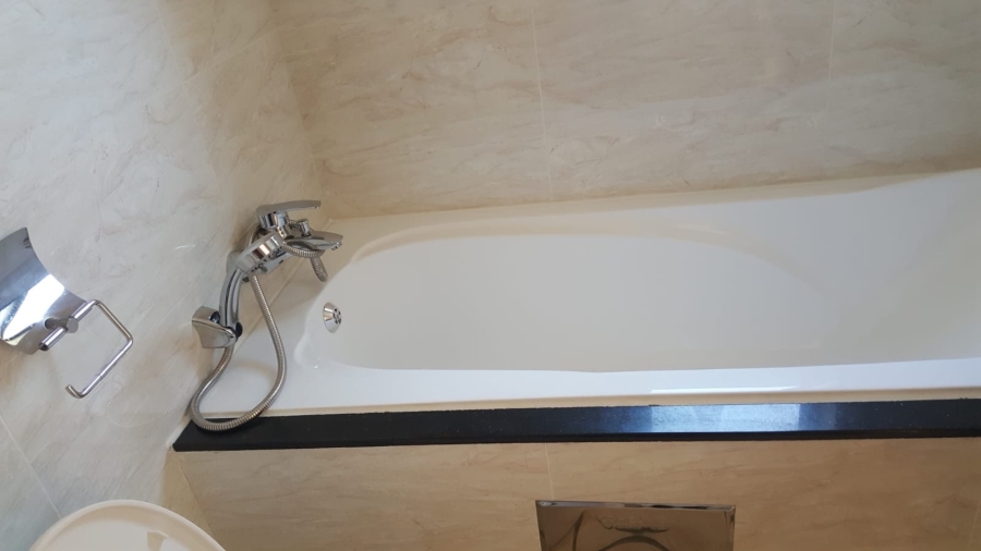 2 Bedroom Property for Sale in Carlswald Gauteng