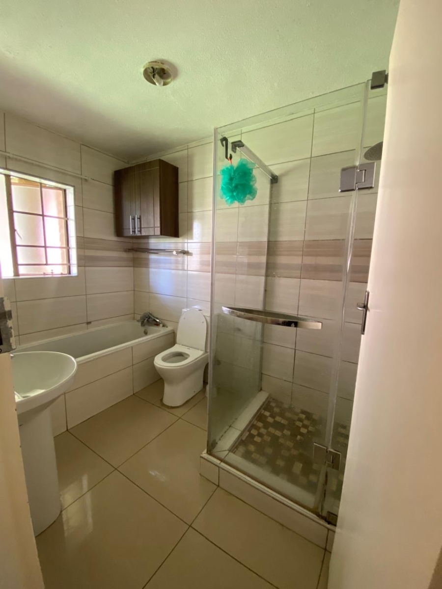 3 Bedroom Property for Sale in Noordwyk Gauteng