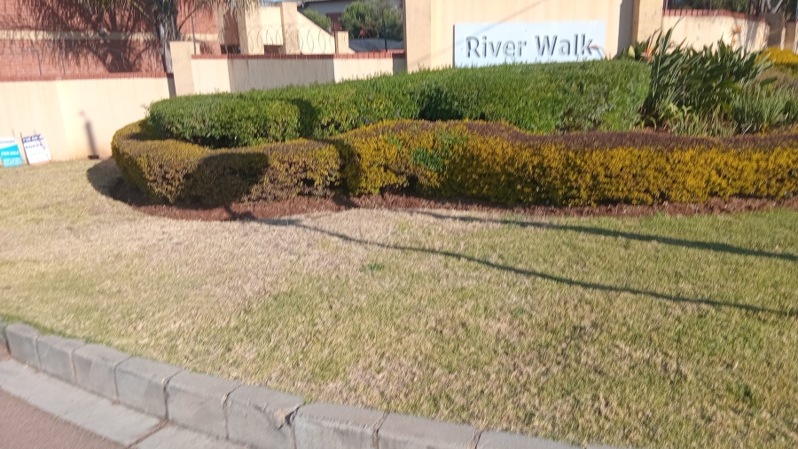 3 Bedroom Property for Sale in Noordwyk Gauteng