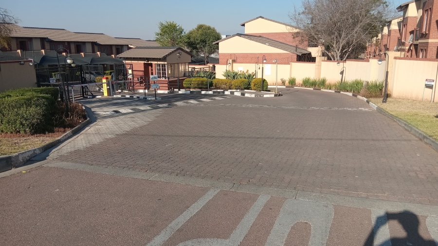 3 Bedroom Property for Sale in Noordwyk Gauteng