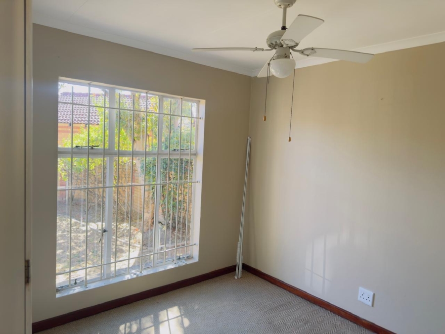 To Let 2 Bedroom Property for Rent in Noordwyk Gauteng