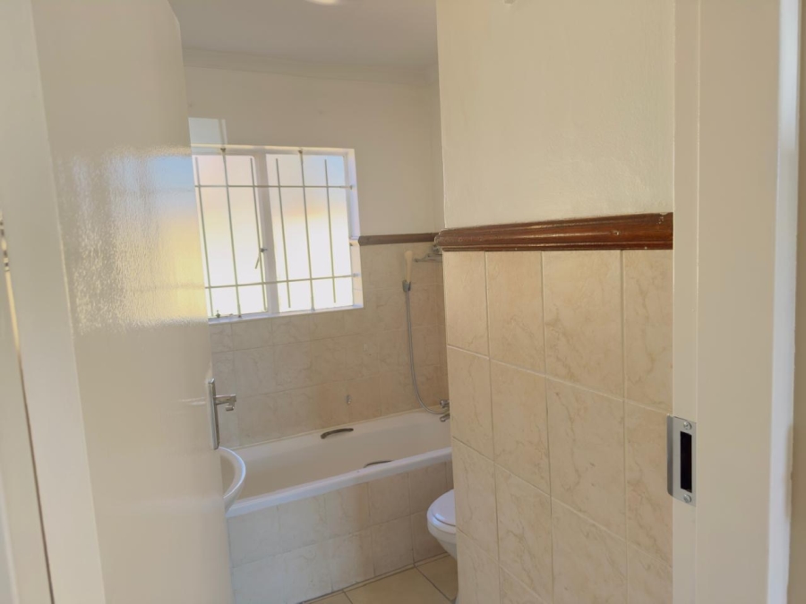 To Let 2 Bedroom Property for Rent in Noordwyk Gauteng
